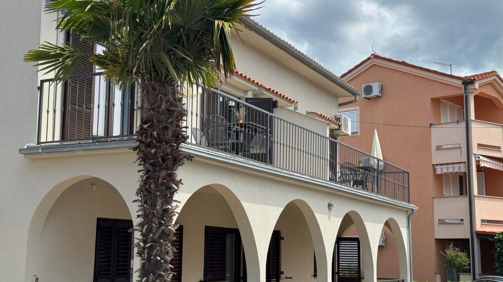 Apartments Ein Haus In Der Sonne マリンスカ エクステリア 写真