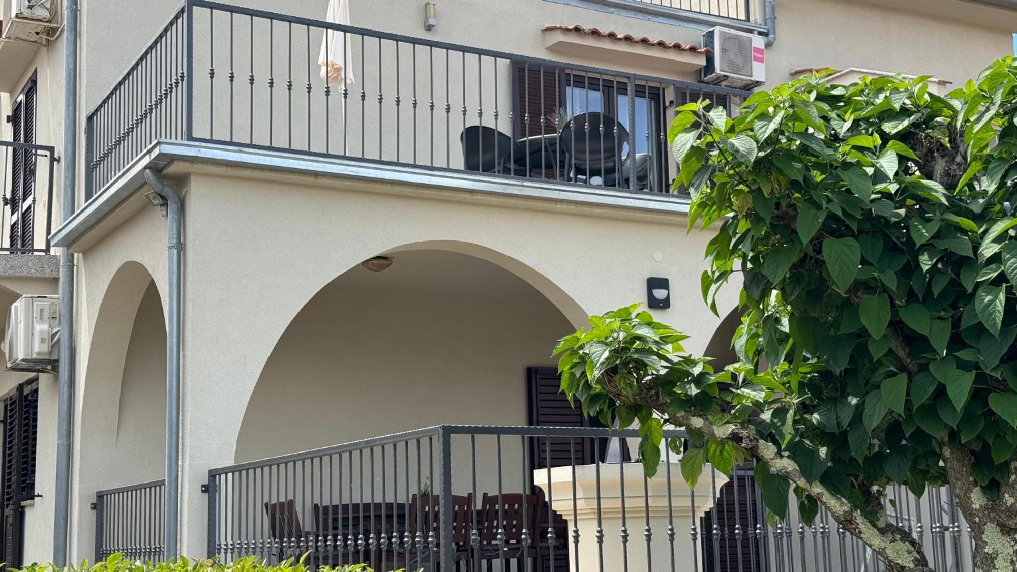 Apartments Ein Haus In Der Sonne マリンスカ エクステリア 写真